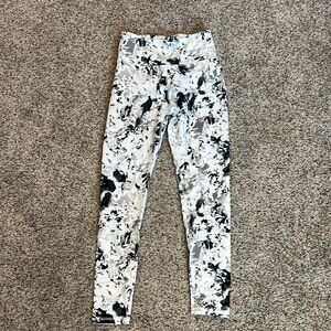 Black and White Patterned Leggings